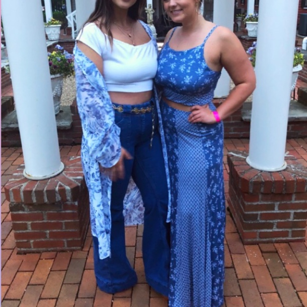 Blue and white floral set